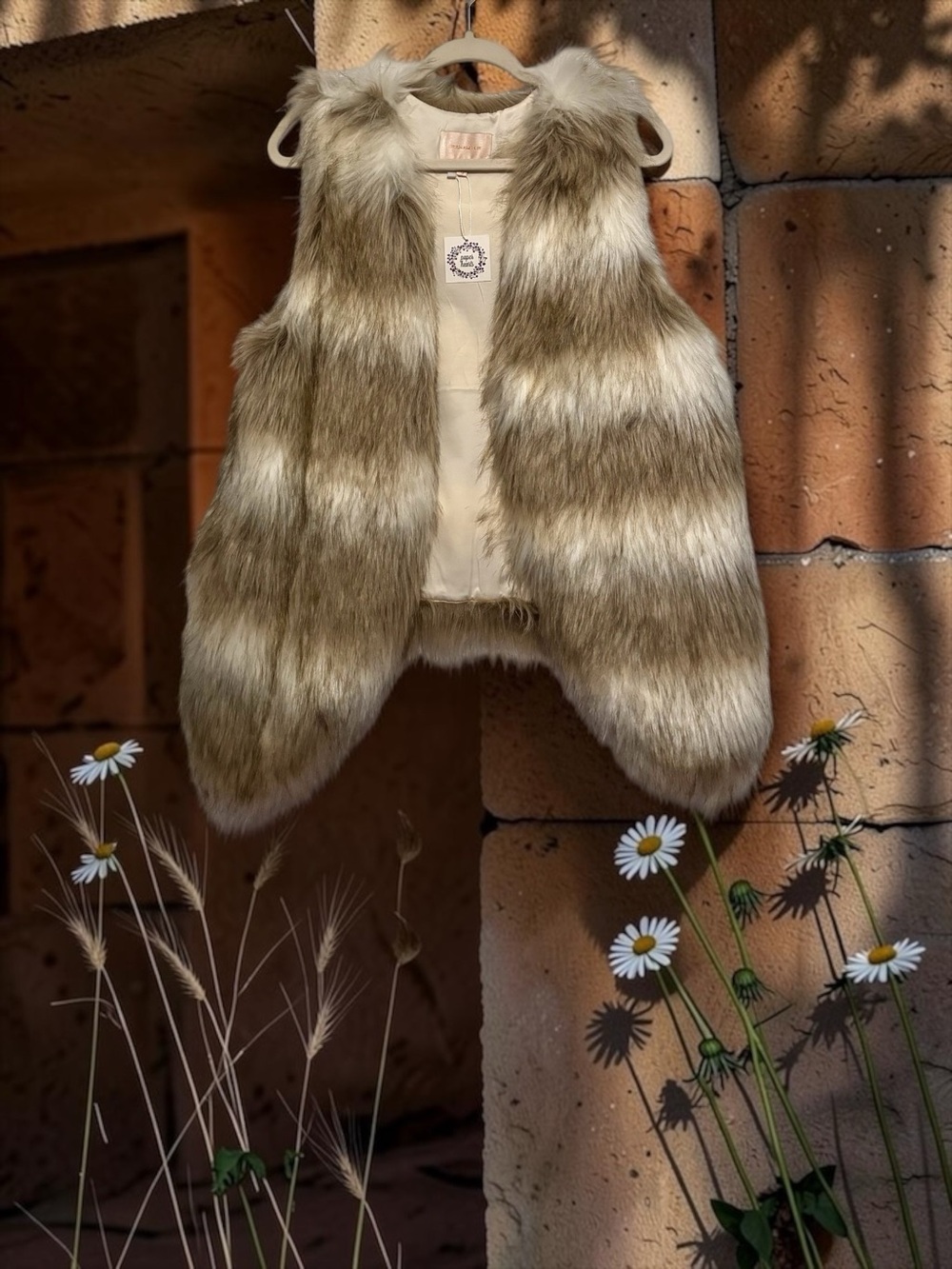 NWT Skies Are Blue Faux Fur Vest Neutral Women’s Medium